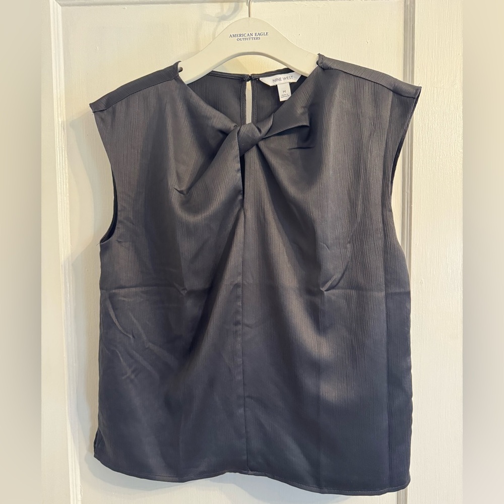 New Nine West twist front blouse